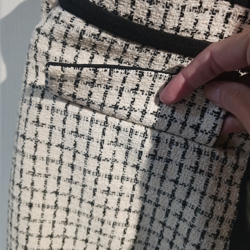 Urban Revivo Women's 2pc. Plaid Tweed Vest and Skirt Set, Faux Pockets. Size 4 - Picture 7 of 10